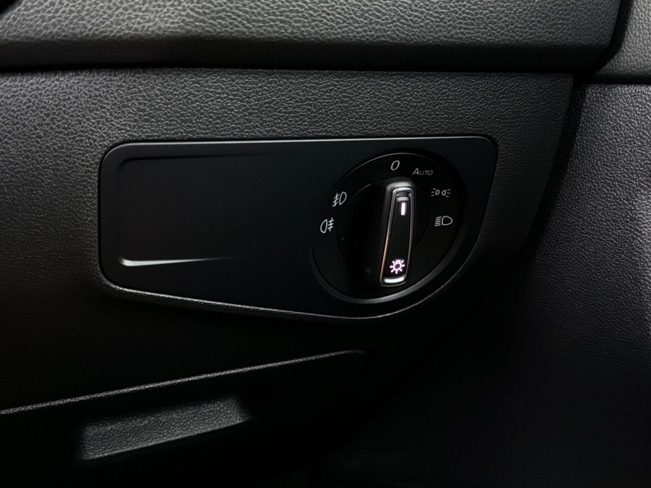 Volkswagen Tiguan thumbnail Misc Controls