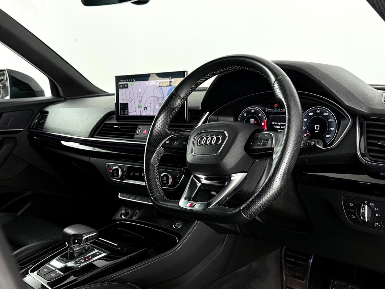 Audi Q5 thumbnail Interior Front