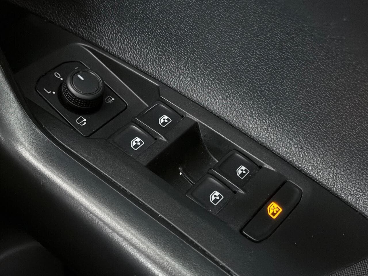 Volkswagen Polo thumbnail Misc Controls