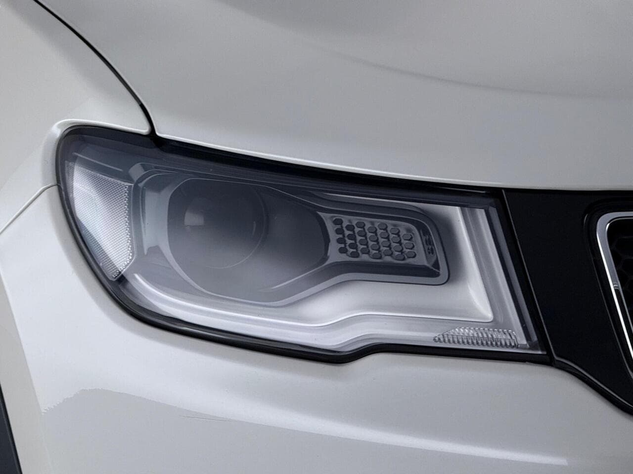 Jeep Compass thumbnail Lights Front
