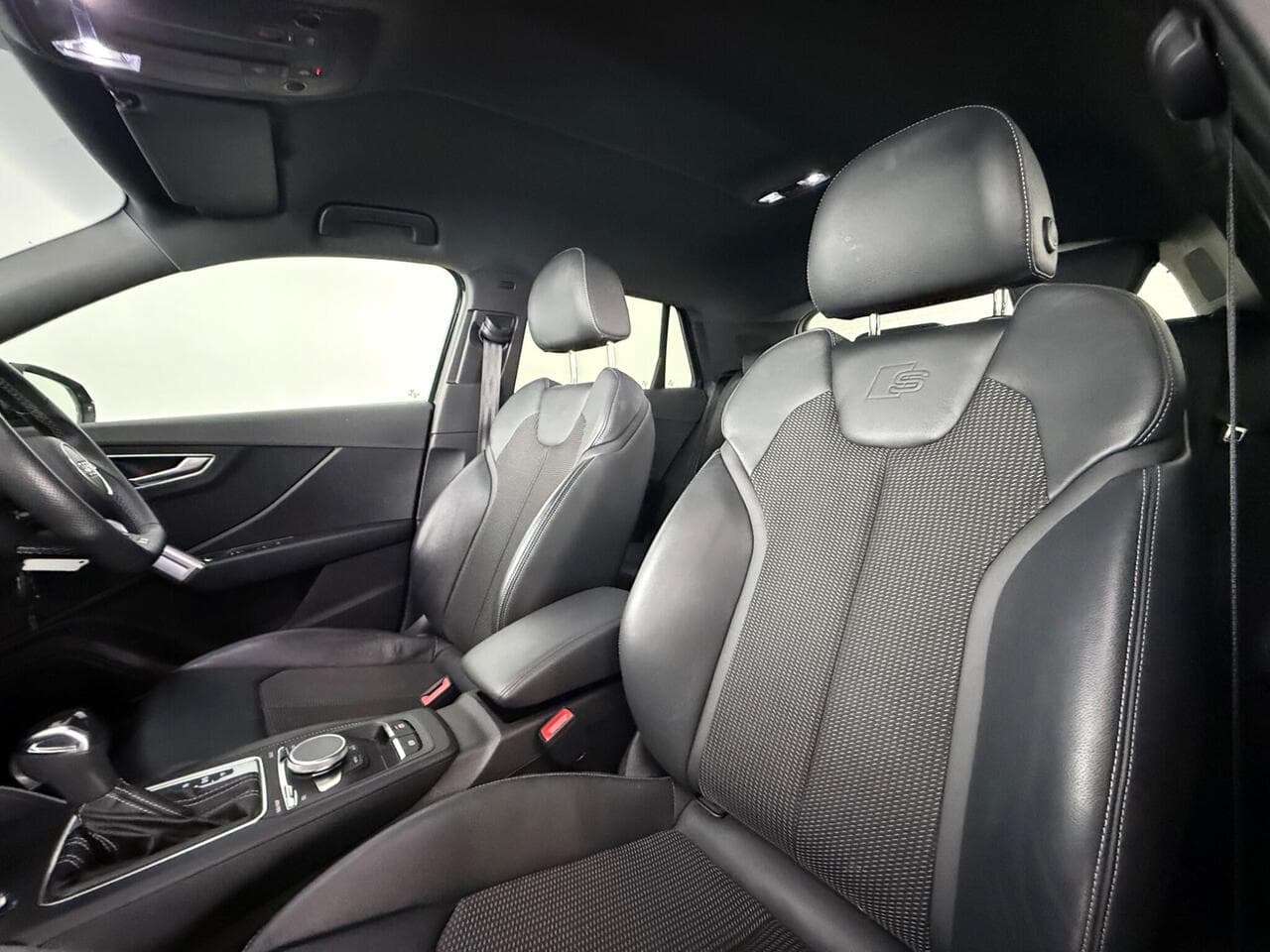 Audi Q2 thumbnail Seat Front Passenger
