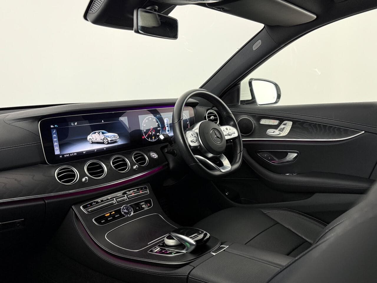 Mercedes-Benz E Class thumbnail Interior Front