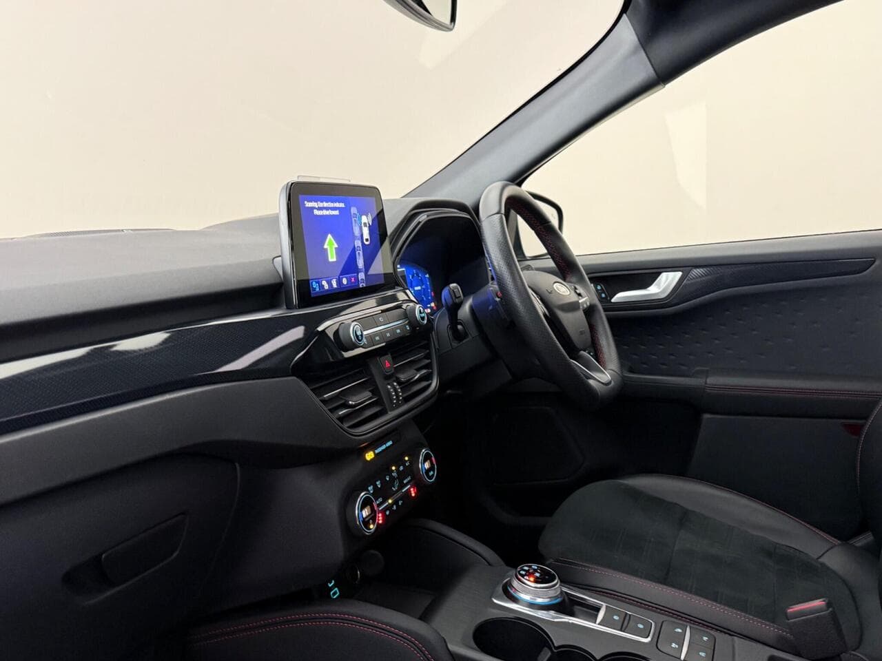 Ford Kuga thumbnail Interior Front