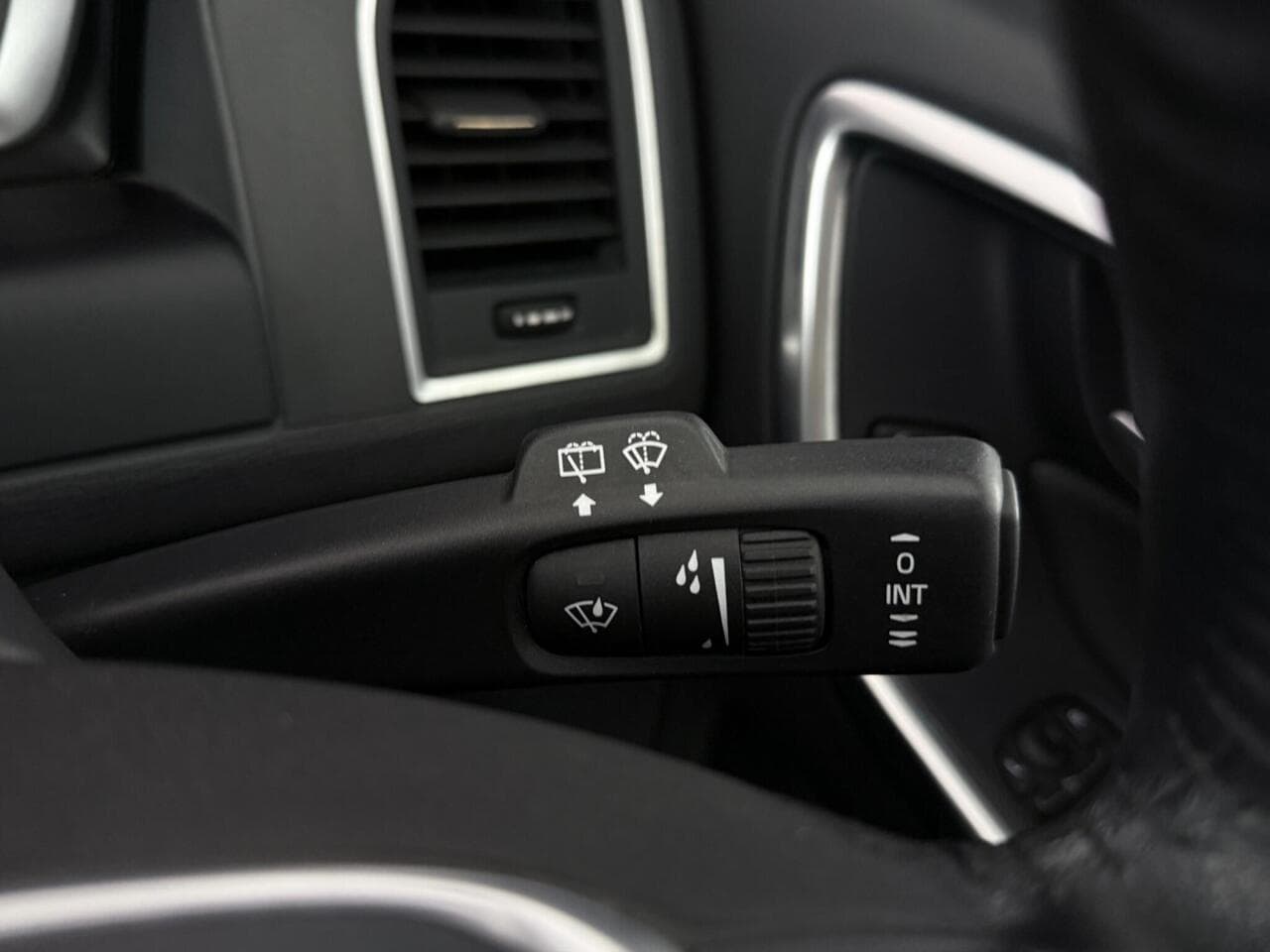 Volvo XC60 thumbnail Misc Controls