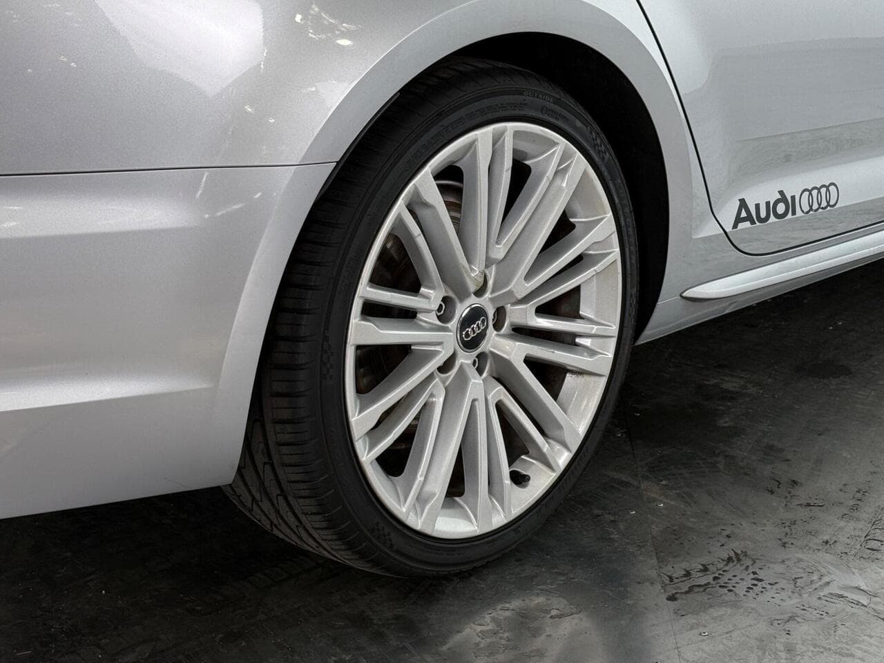 Audi A4 thumbnail Wheel