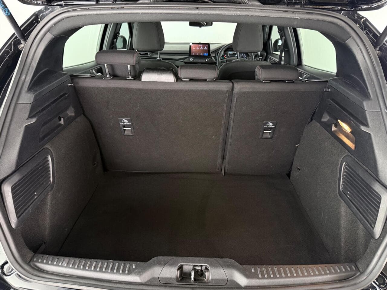 Ford Focus thumbnail Boot