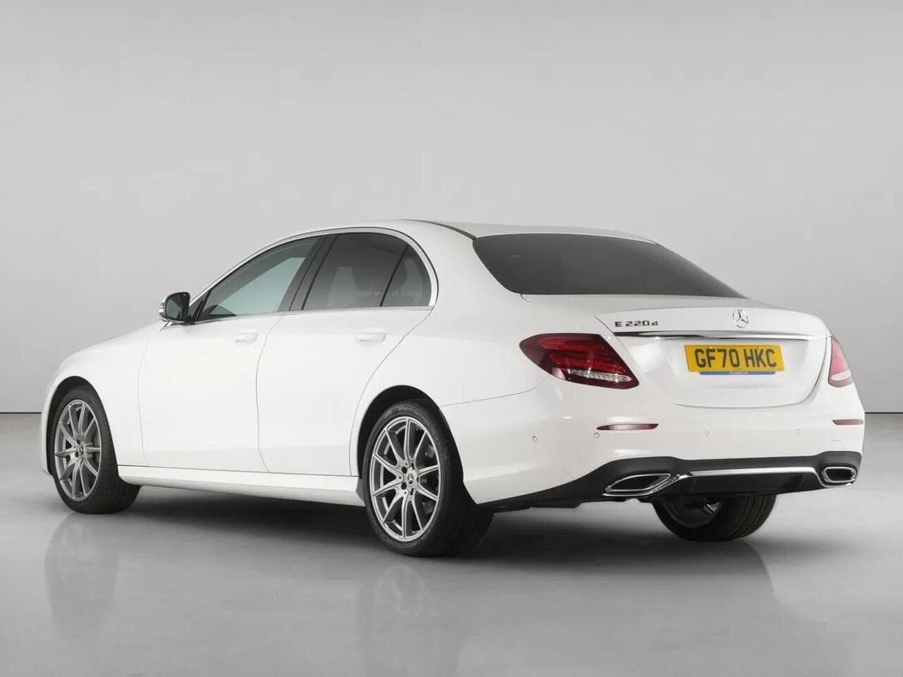 Mercedes-Benz E Class thumbnail Rear Left