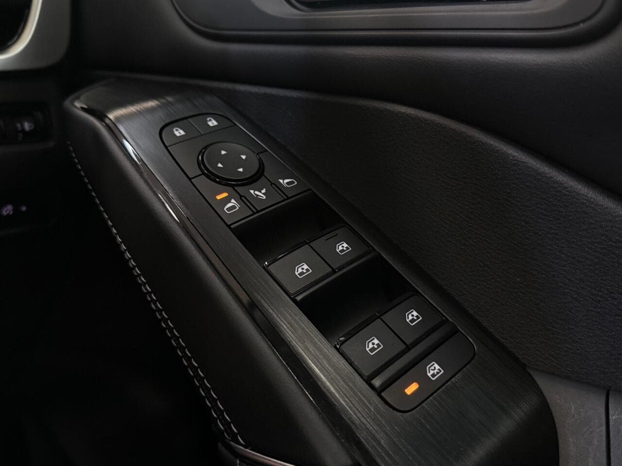 Nissan Qashqai thumbnail Misc Controls