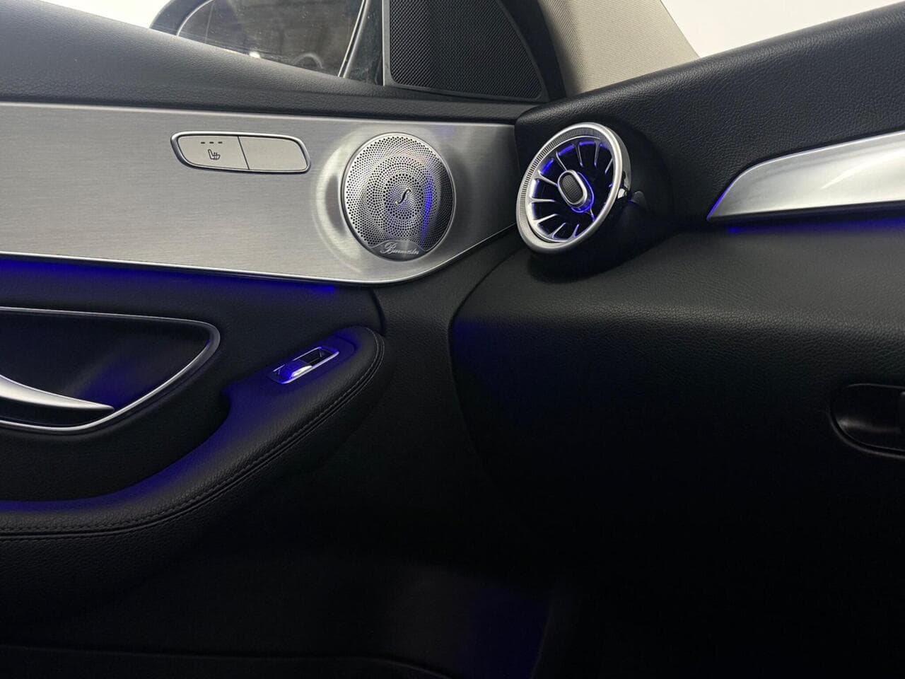 Mercedes-Benz C Class thumbnail Misc Controls