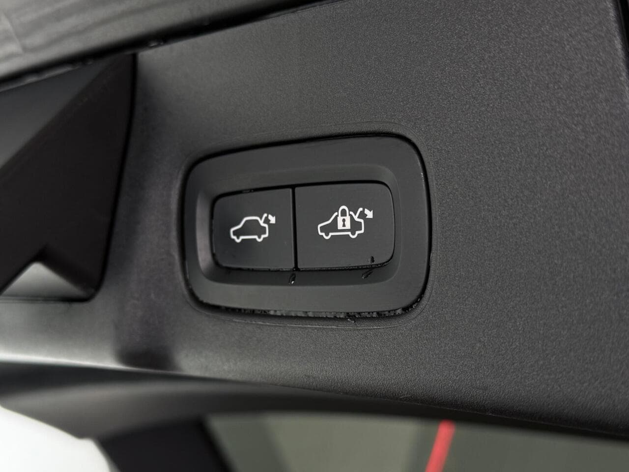 Volvo V90 thumbnail Misc Controls