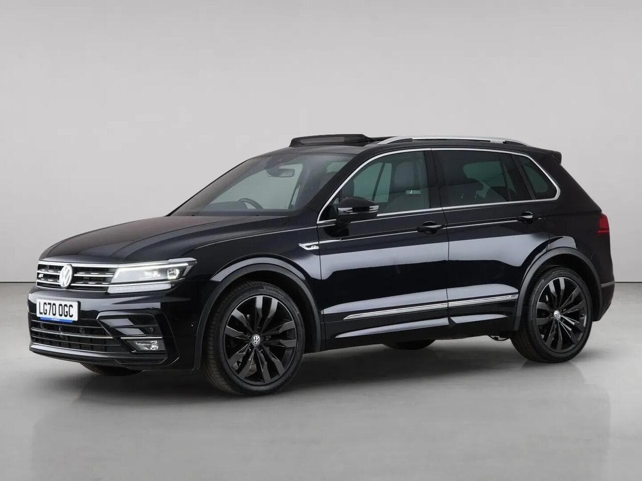 Volkswagen Tiguan thumbnail Front Left