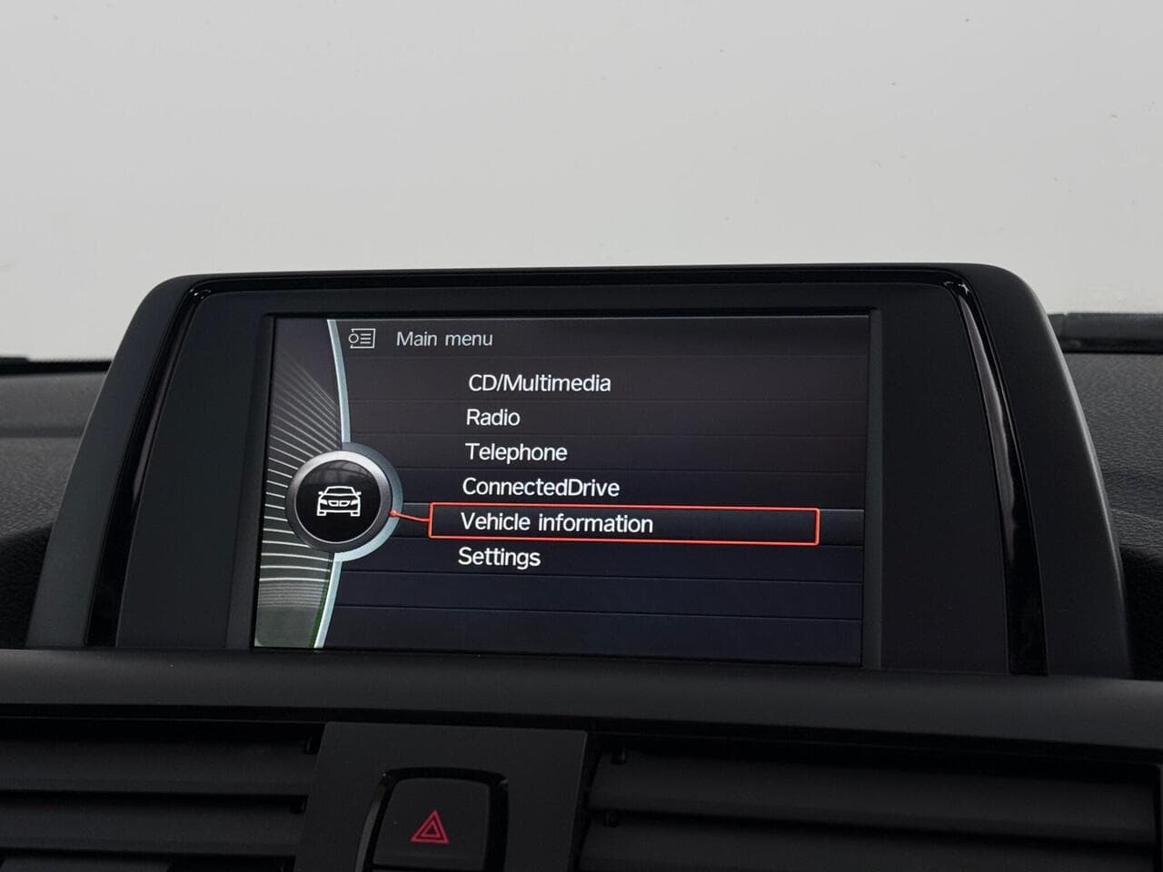 BMW 1 Series thumbnail Infotainment System