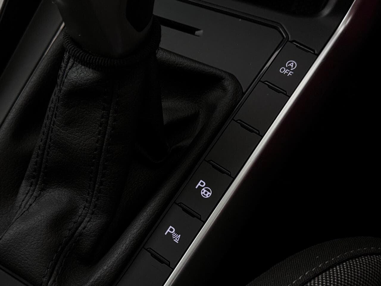 Volkswagen Taigo thumbnail Misc Controls