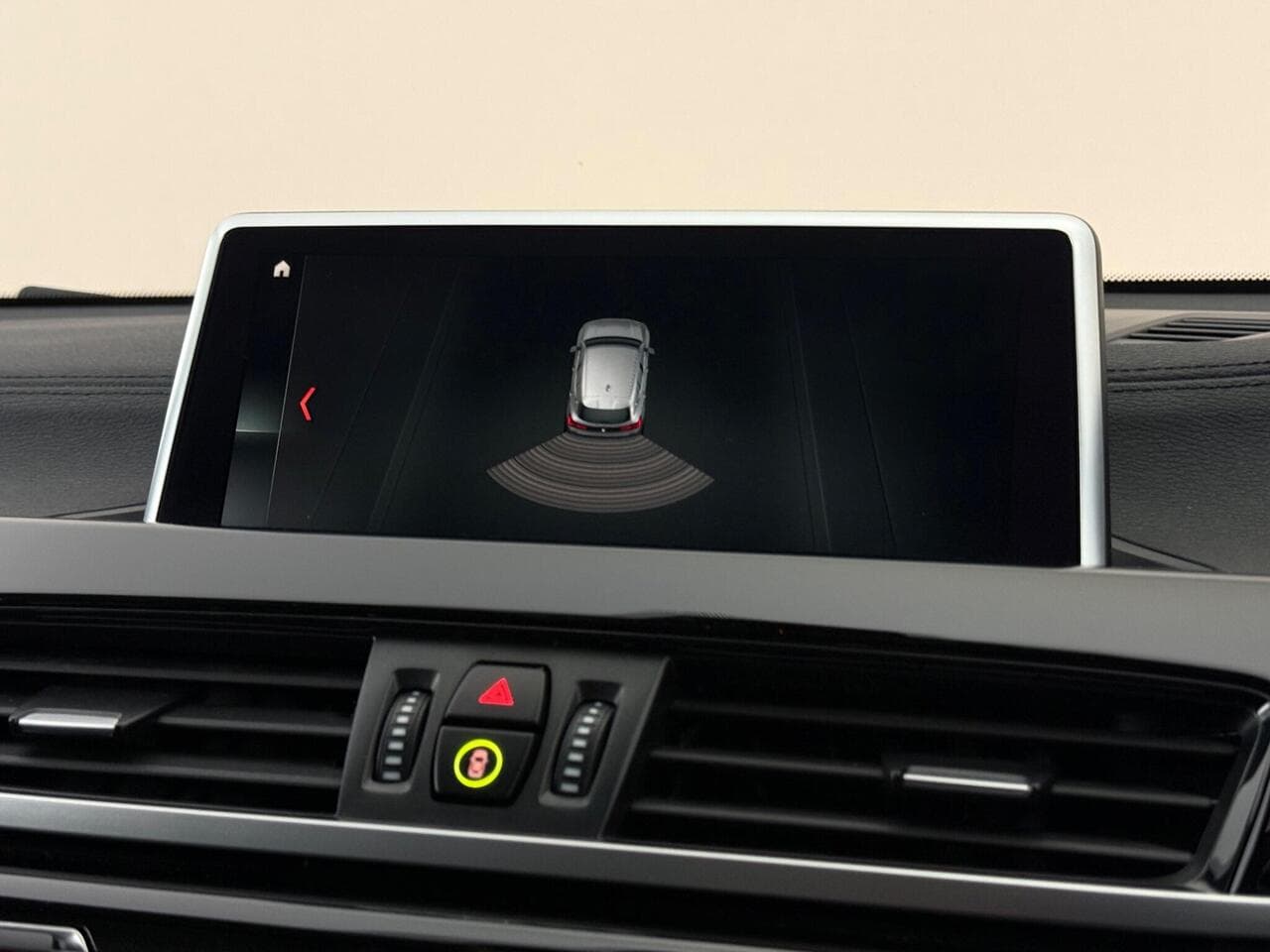 BMW X2 thumbnail Infotainment System