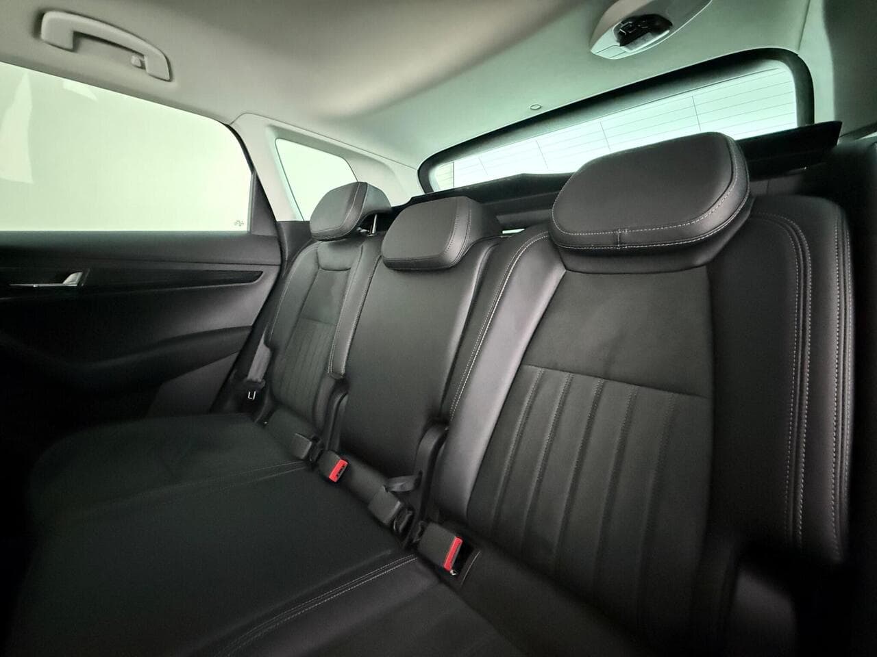 Skoda Karoq thumbnail Seats Rear