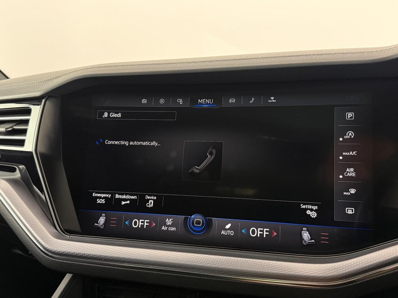 Volkswagen Touareg thumbnail Infotainment System