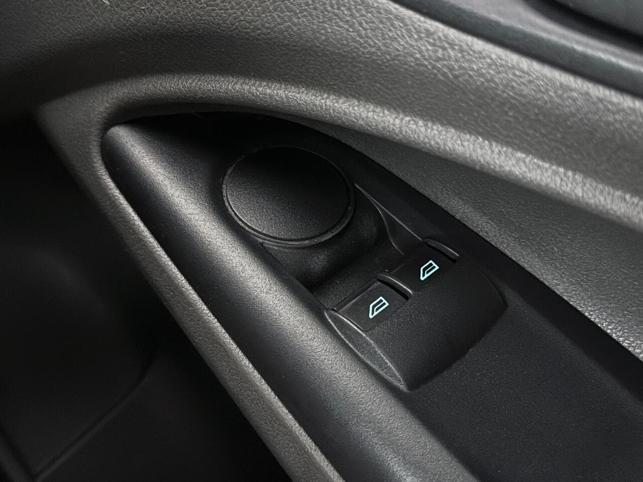 Ford Transit Connect thumbnail Misc Controls
