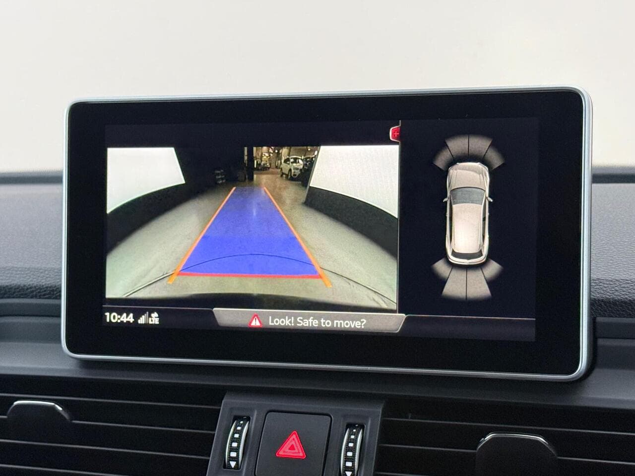 Audi Q5 thumbnail Infotainment System