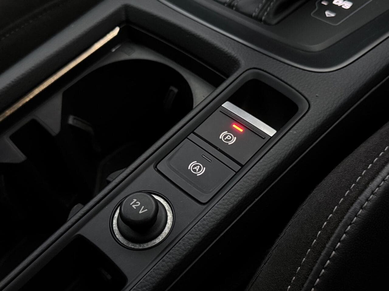 Audi Q3 thumbnail Misc Controls