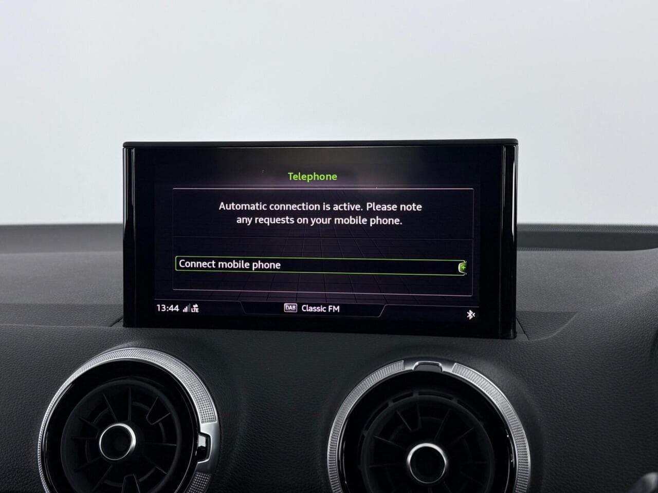 Audi Q2 thumbnail Infotainment System