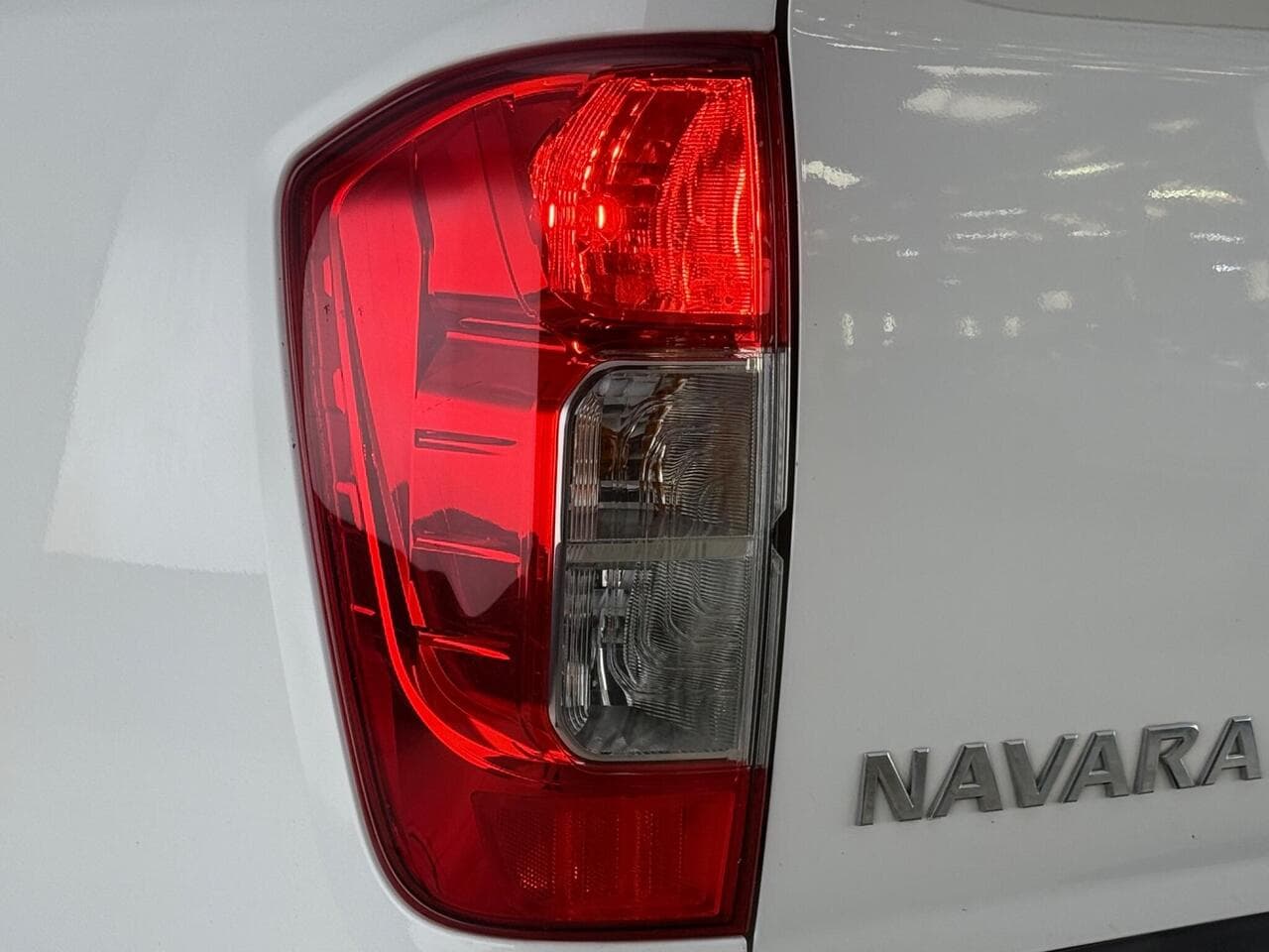 Nissan Navara thumbnail Lights Rear