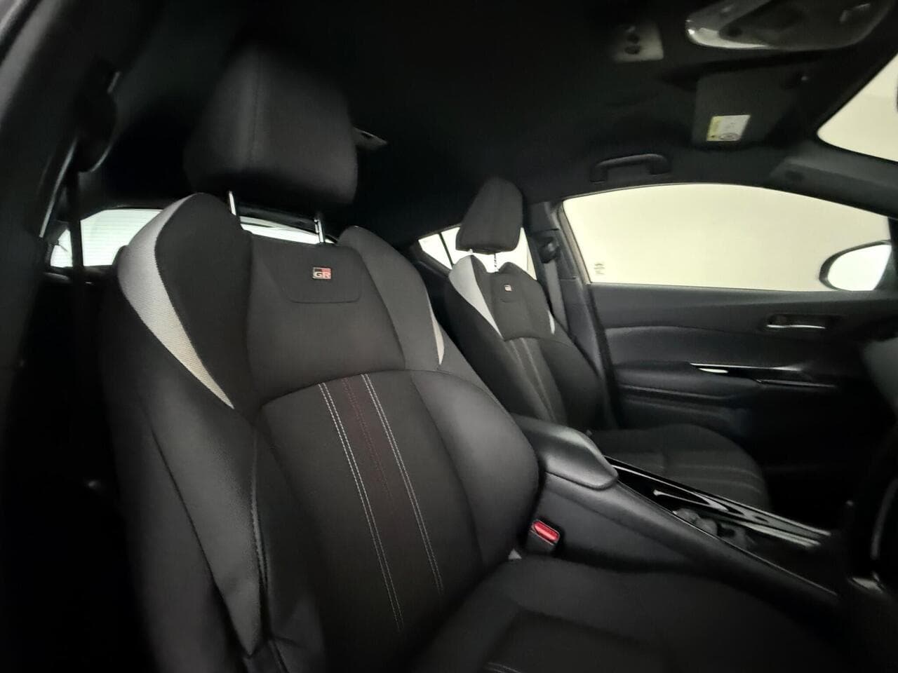 Toyota C-HR thumbnail Seat Driver