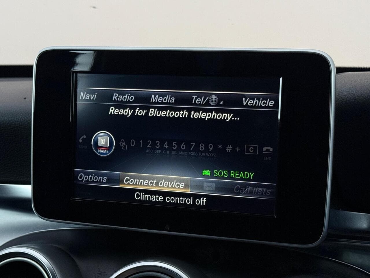 Mercedes-Benz C Class thumbnail Infotainment System