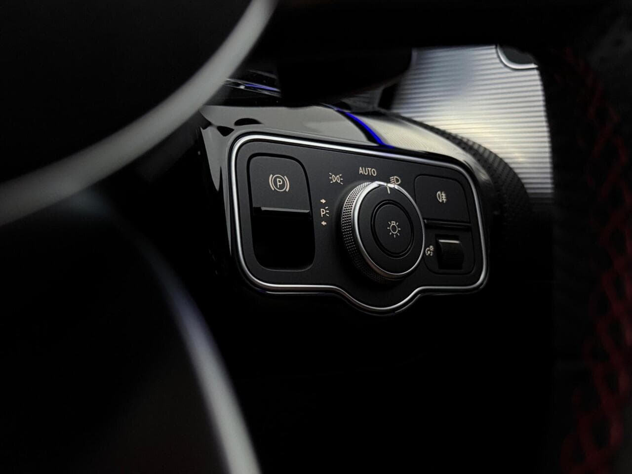 Mercedes-Benz A Class thumbnail Misc Controls