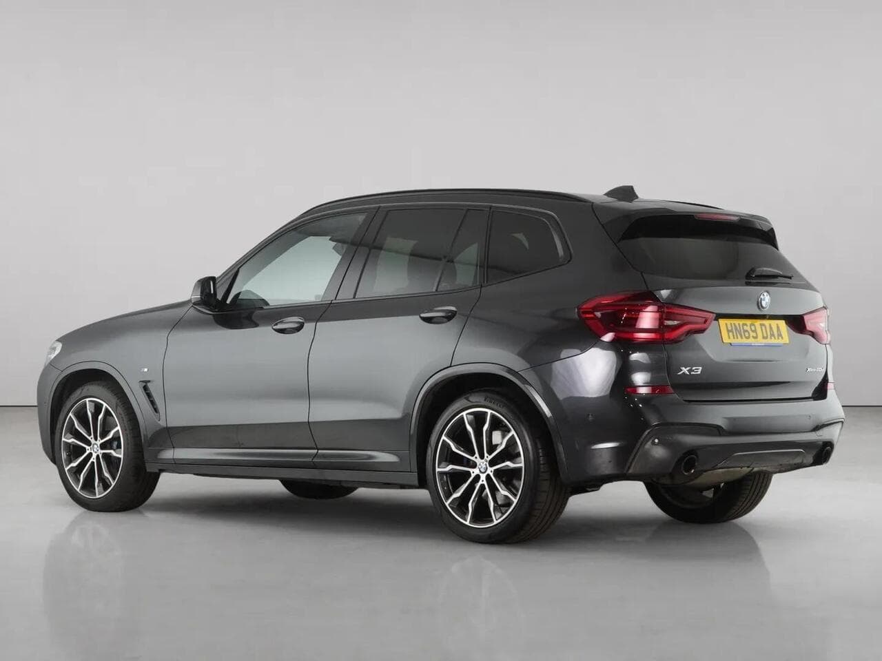 BMW X3 thumbnail Rear Left