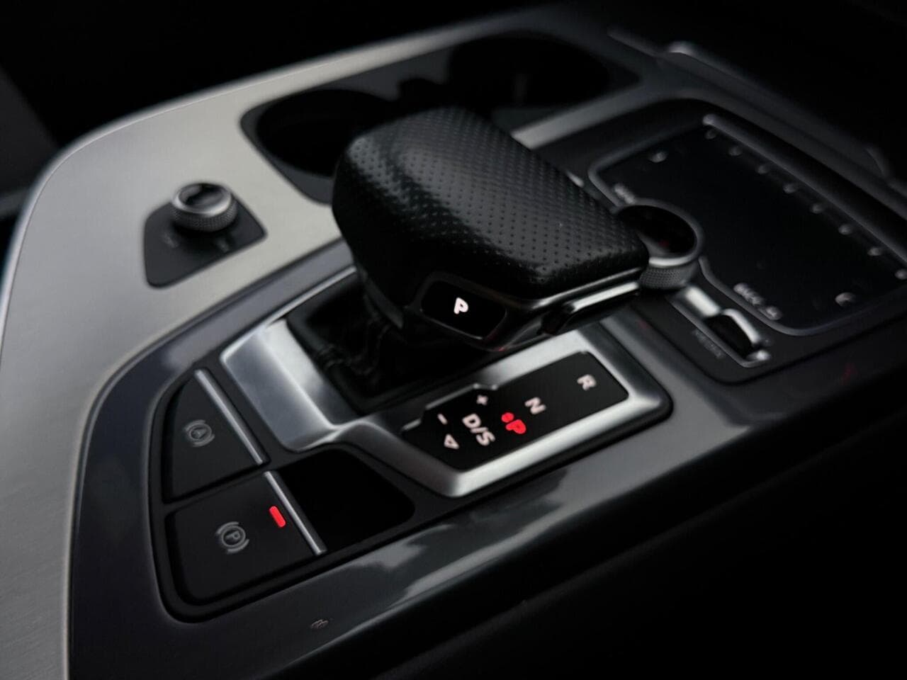 Audi Q7 thumbnail Misc Controls