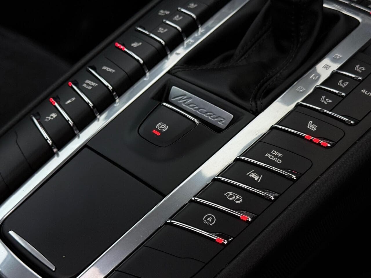 Porsche Macan thumbnail Misc Controls
