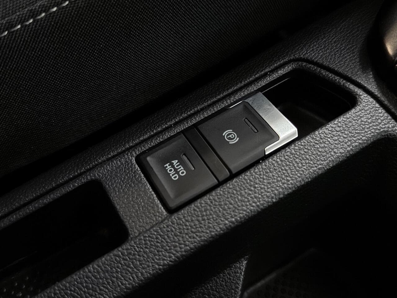 Volkswagen T-Roc thumbnail Misc Controls
