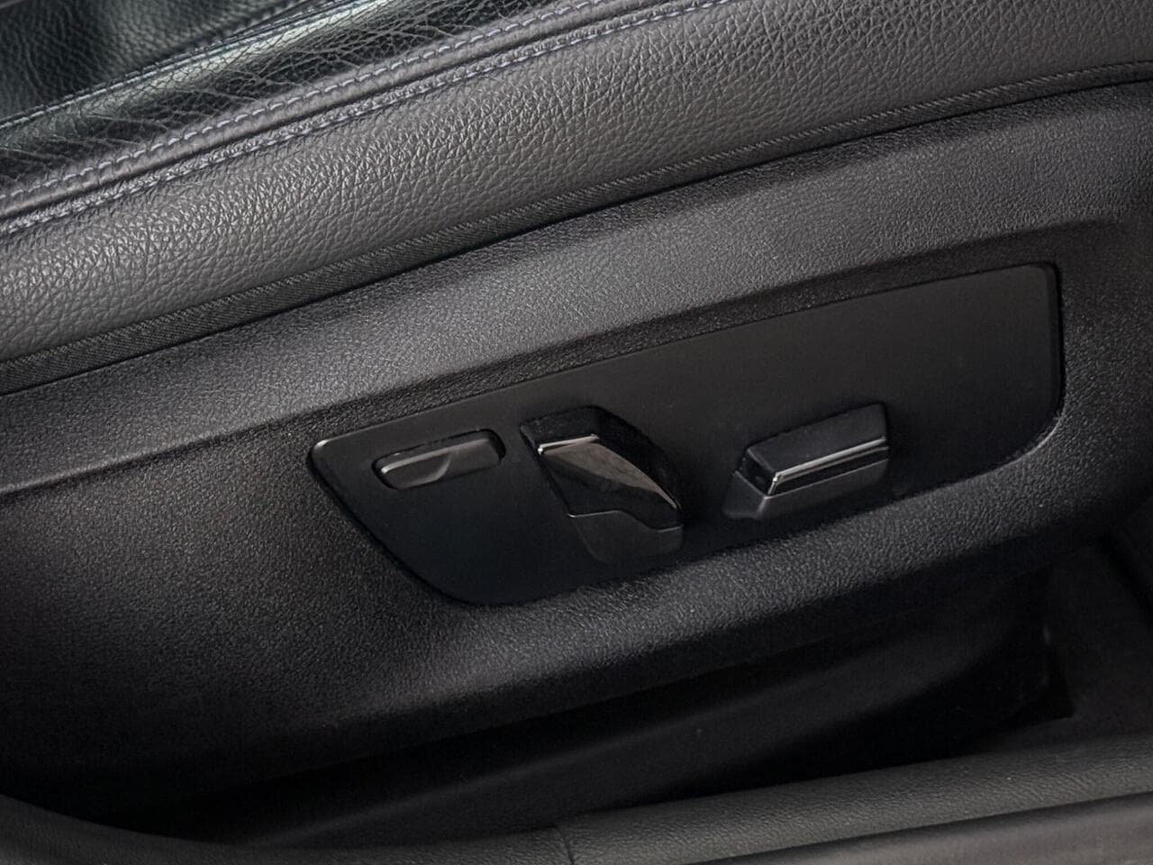 BMW 5 Series thumbnail Misc Controls