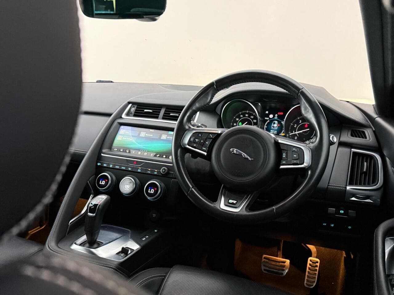 Jaguar E-PACE thumbnail Interior Front