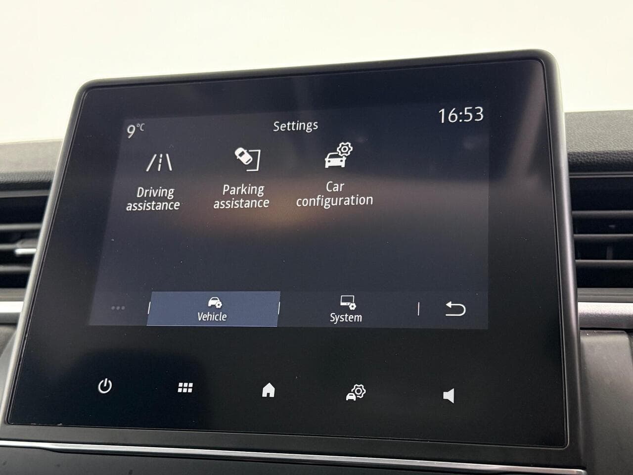 Renault Captur thumbnail Infotainment System