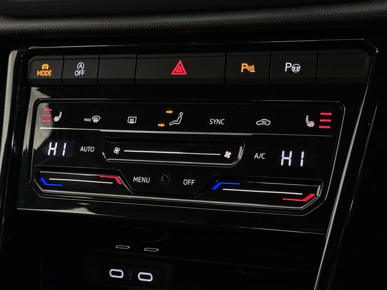Volkswagen T-Roc thumbnail Infotainment System