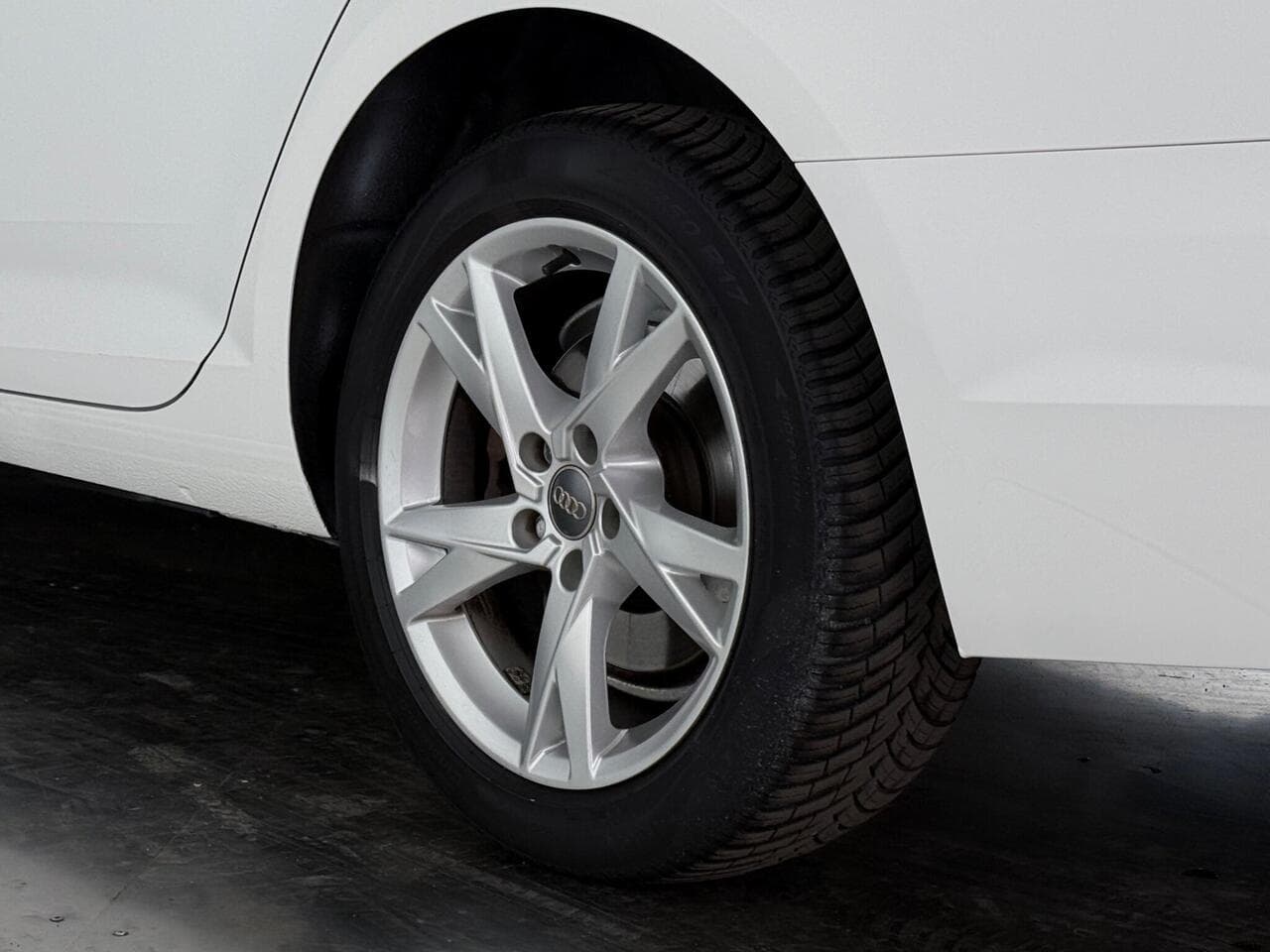 Audi A4 thumbnail Wheel