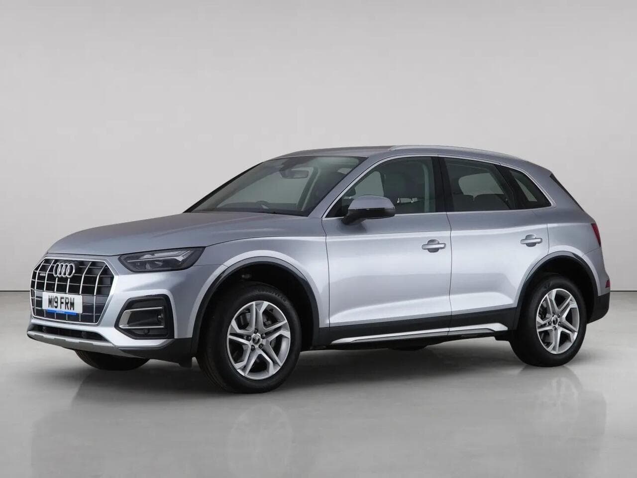Audi Q5 thumbnail Front Left