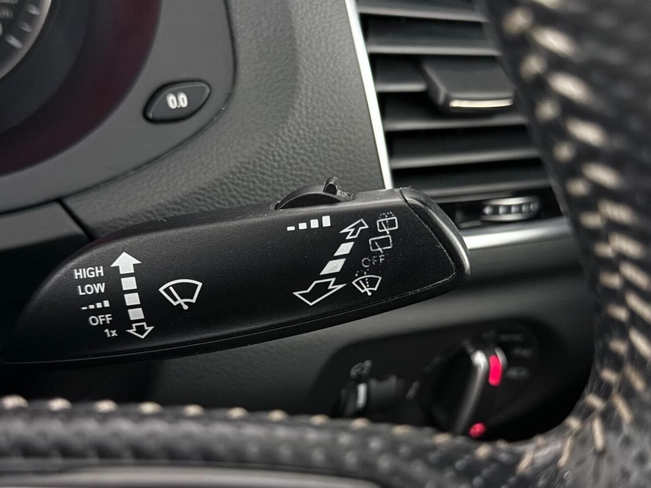 Audi Q3 thumbnail Misc Controls
