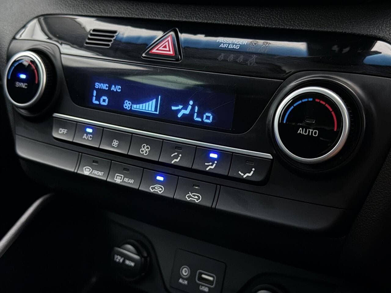 Hyundai TUCSON thumbnail Misc Controls