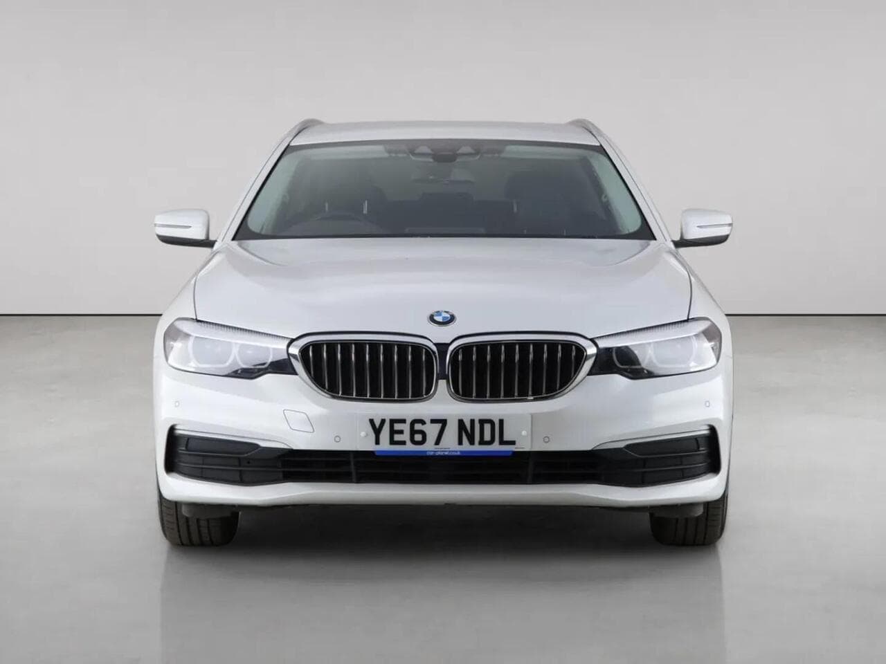 BMW 5 Series thumbnail Front
