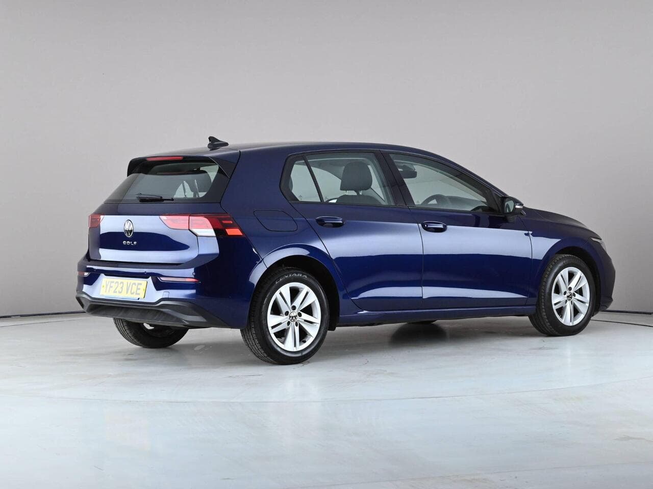 Volkswagen Golf thumbnail Rear Right