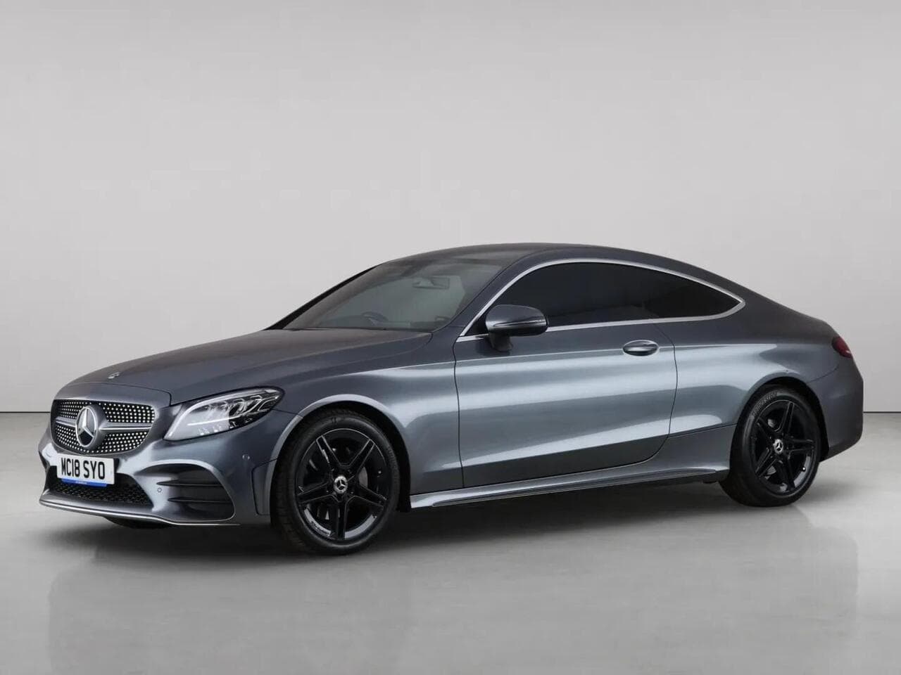 Mercedes-Benz C Class thumbnail Front Left