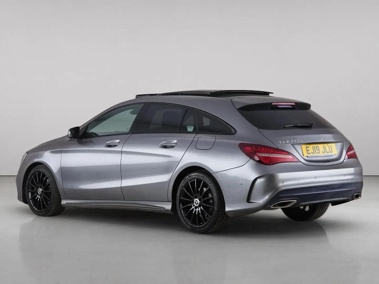 Mercedes-Benz CLA thumbnail Rear Left