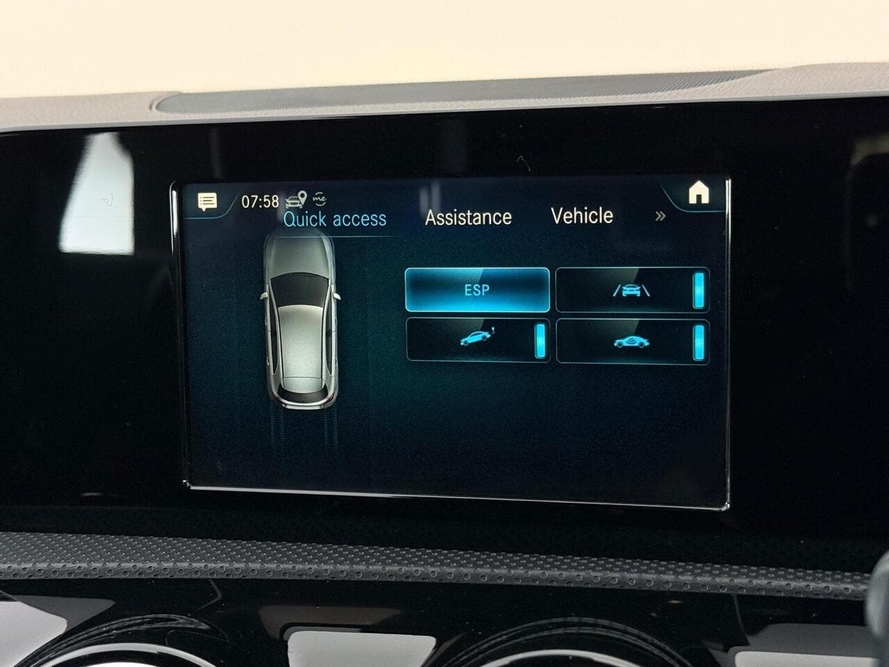 Mercedes-Benz A Class thumbnail Infotainment System
