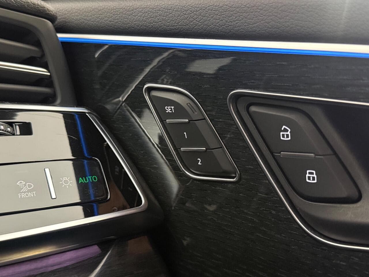 Audi Q8 thumbnail Misc Controls
