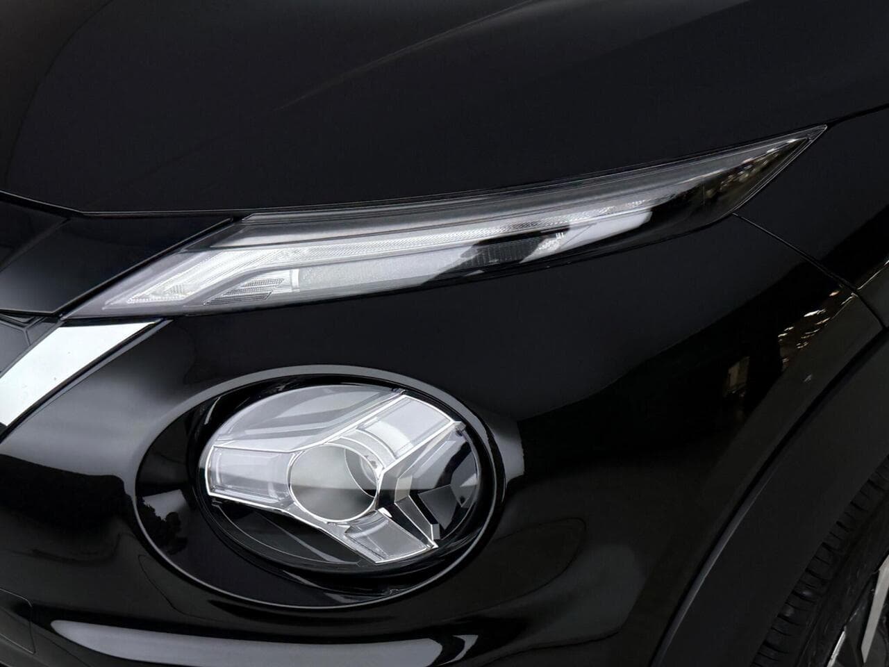 Nissan Juke thumbnail Lights Front