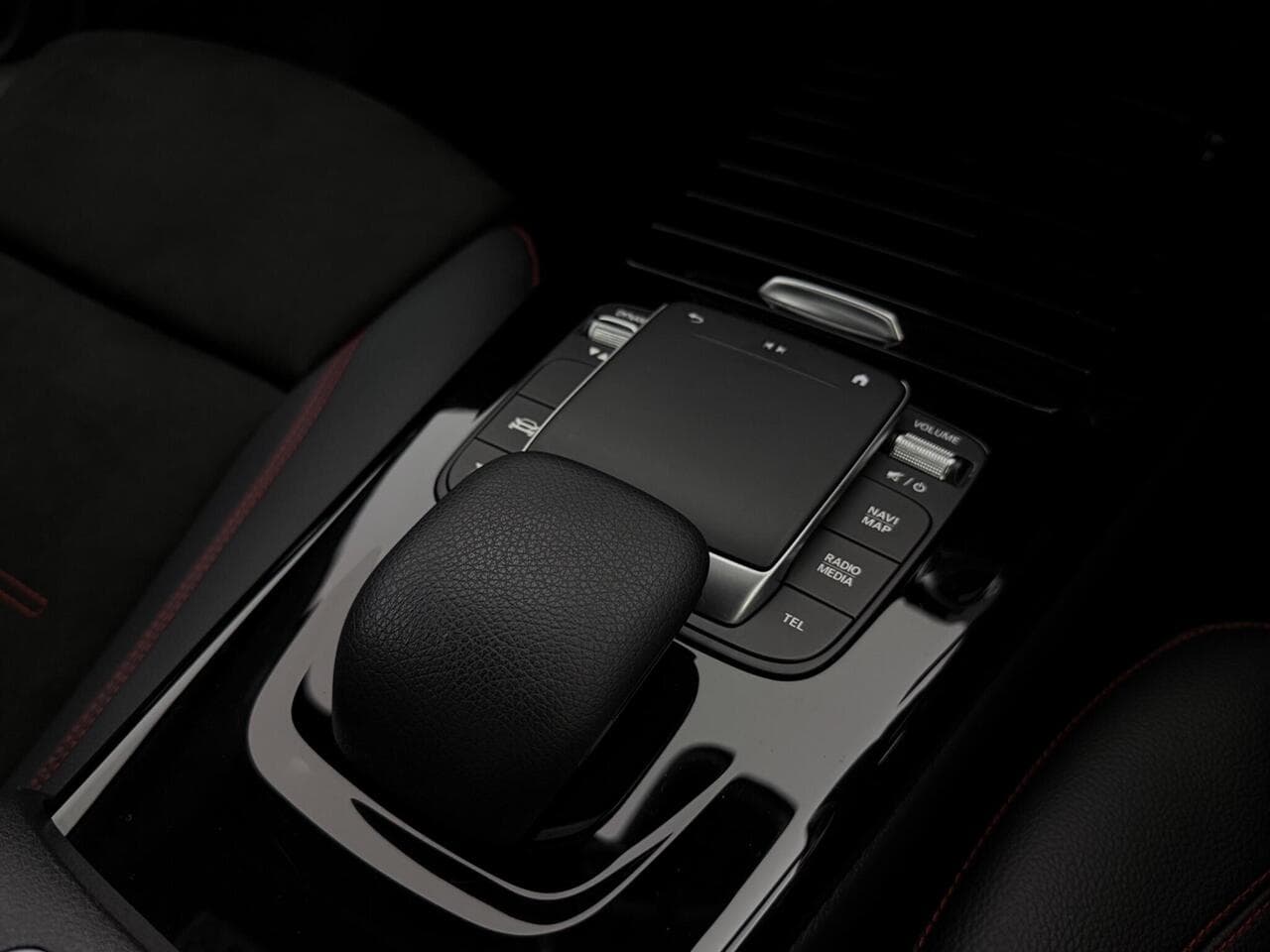 Mercedes-Benz A Class thumbnail Interior Front