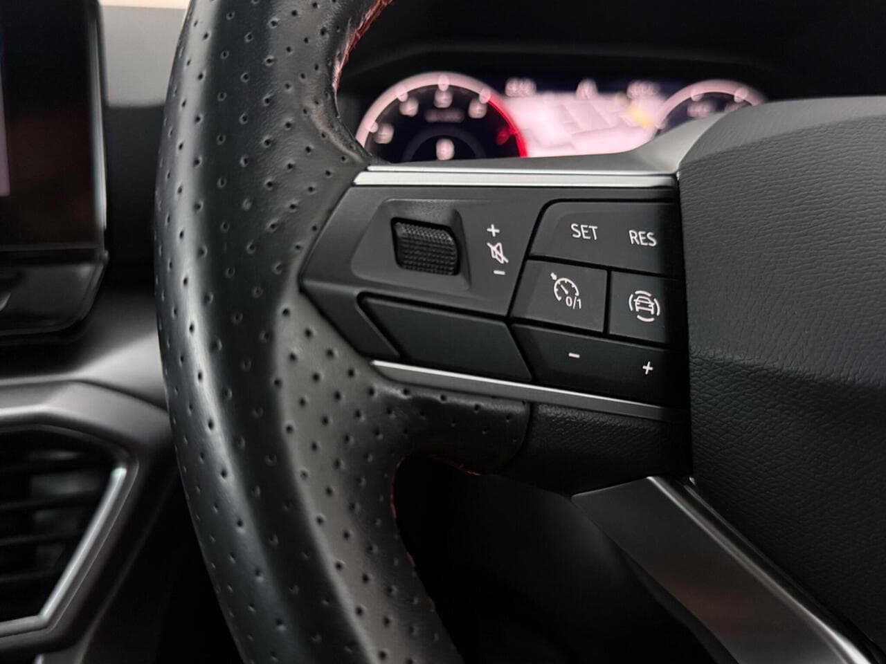 SEAT Leon thumbnail Misc Controls