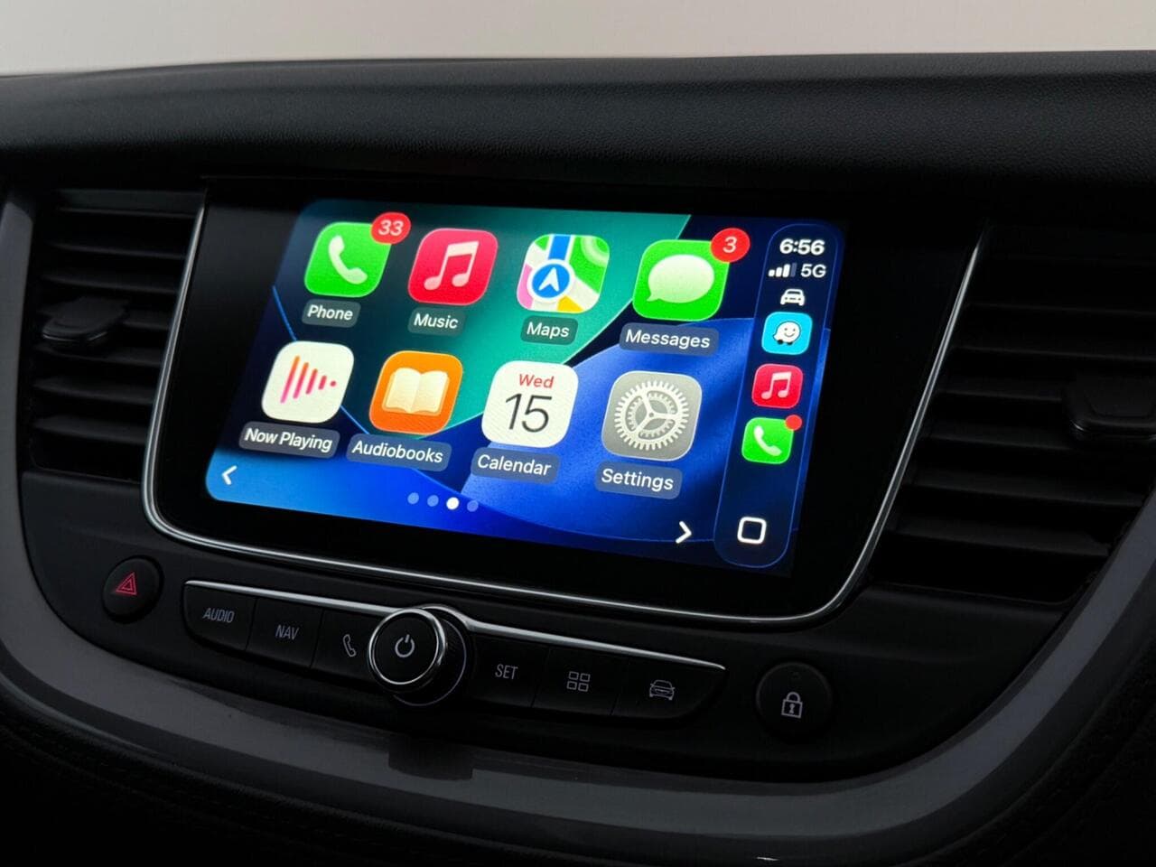Vauxhall Grandland X thumbnail Infotainment System